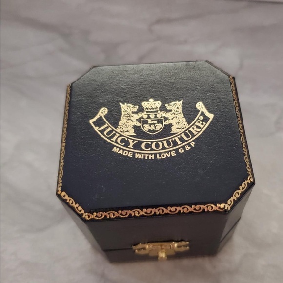 Comes with box/ in good condition. Is gold and it’s really hard to come by - Picture 2 of 4